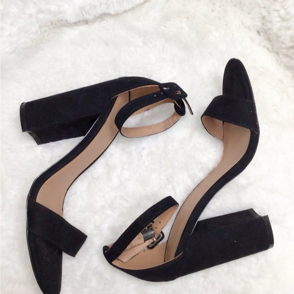 Urban Outfitters Black Faux Suede Ankle Strap Block Heel Sandals Size 8